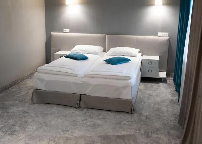 River Stone Otel *
